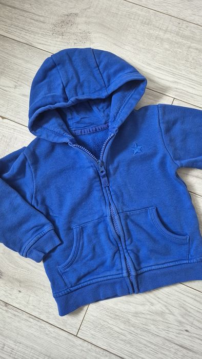Śliczna granatowa bluza z gwiazdką dla chlopca, Dunnes Stores, r 92