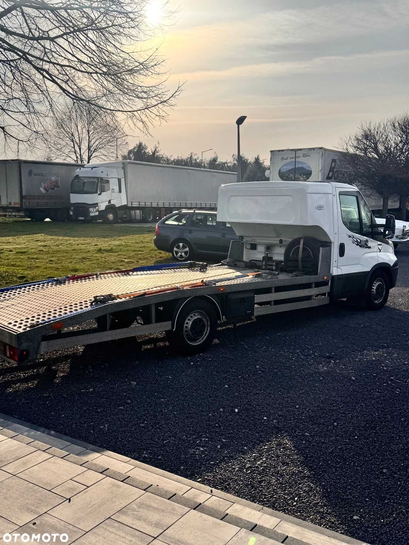 IVECO Daily 3.0 Diesel 2017 | Hak 3,5T | Webasto | LED | Serwisowany