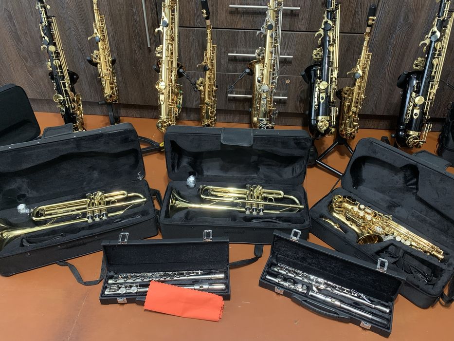 Нові Саксофони альт, тенор та сопрано, та труби Американський бренд
