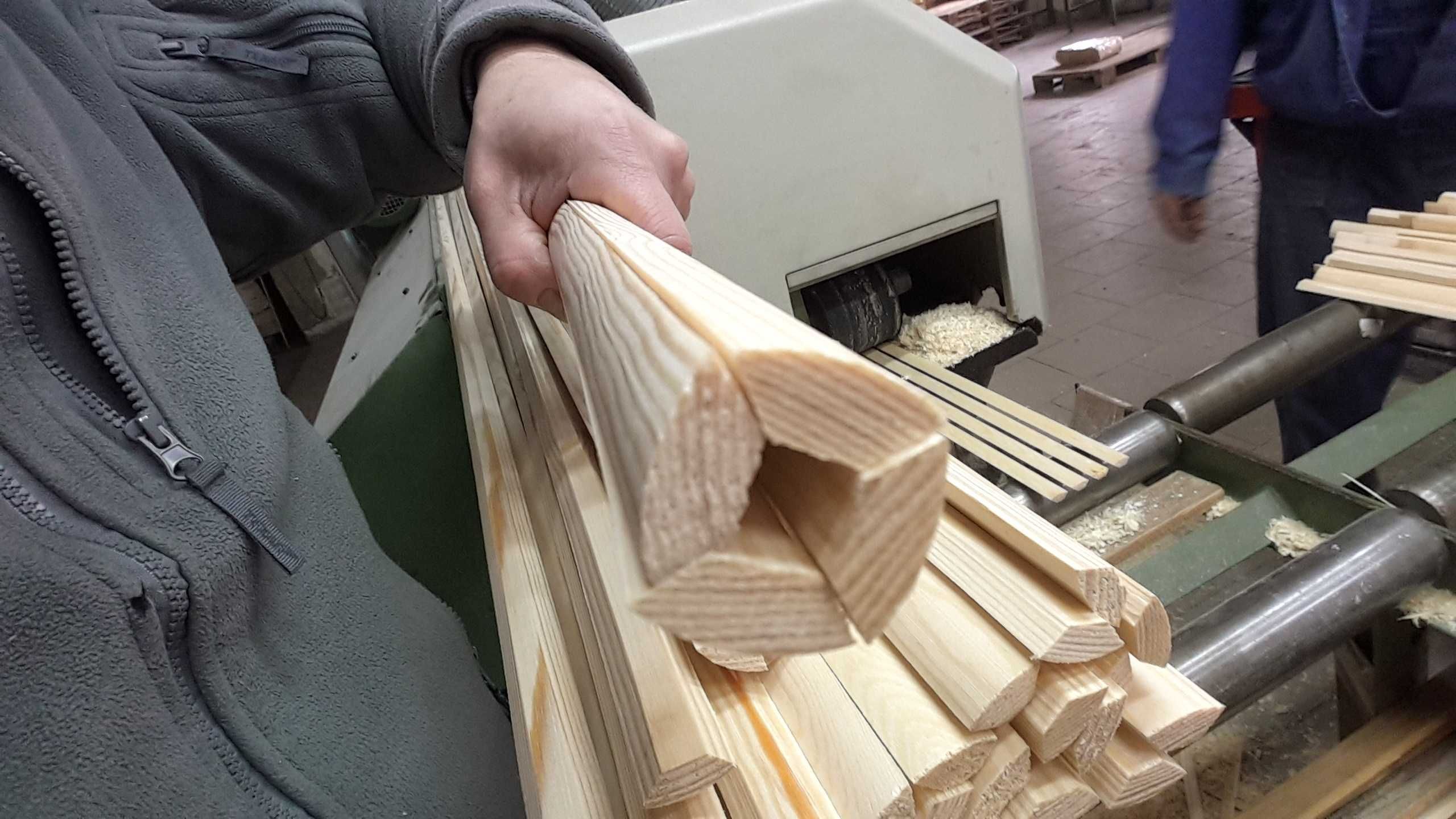 Ćwierćwałek 14x14 mm drewniany wypukły do sauny wnętrz podbitki ozdoba