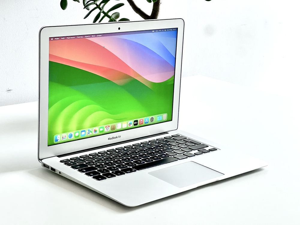MacBook Air 13” 2015-2017 4/128 Gb M2 SSD (MacOS 14 + Windows 11)