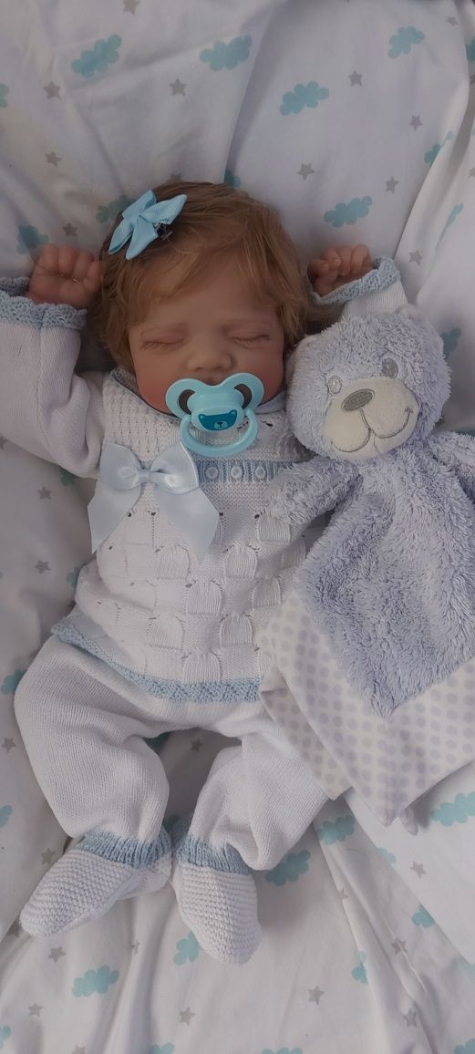 Bebe reborn realista menina com 50 cm com enxoval