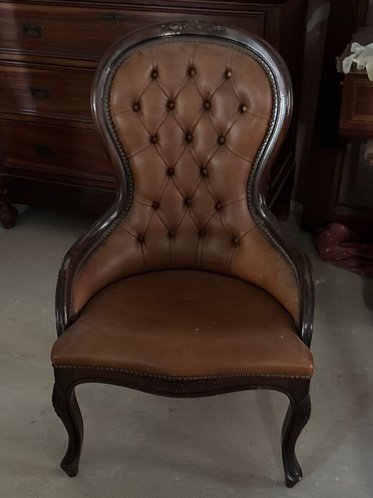 Cadeirão em madeira