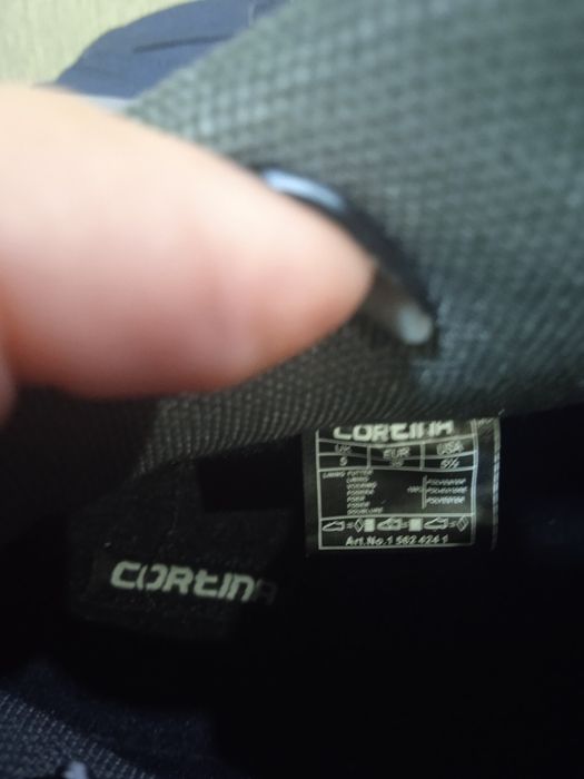 Продаю ботінки на розмір 38