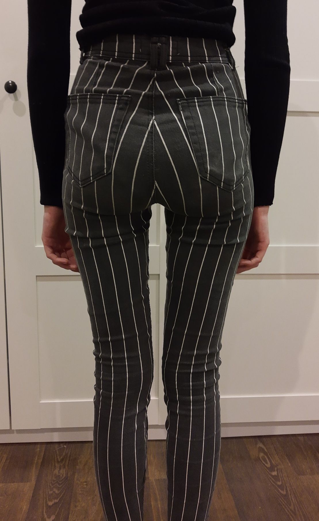 Spodnie czarne Bershka 32