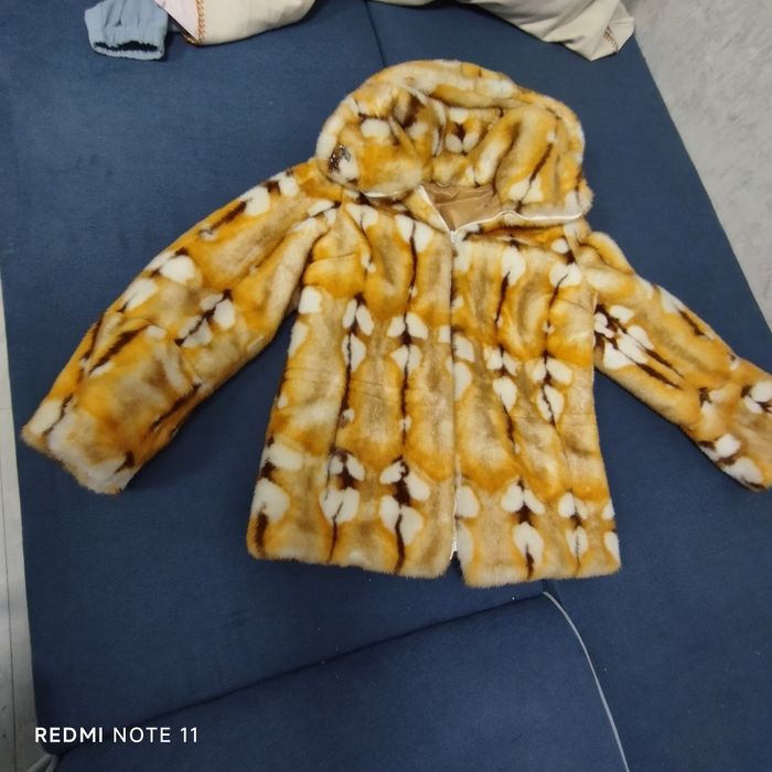 Шуба Штучна, з капюшоном,яскрава