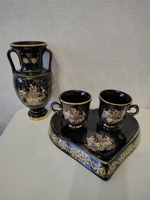 Кофейный чашки с позолотой Греция