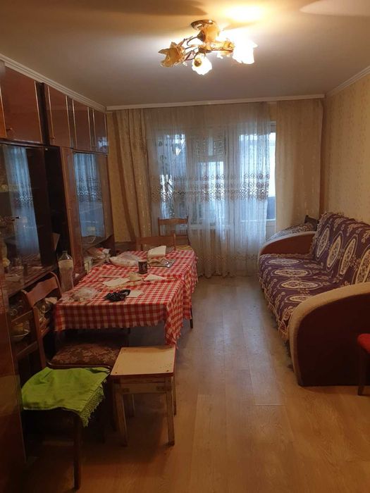 Продам 2- кімнатну квартиру на другому поверсі в м Сторожинець