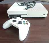 Sprzedam konsole Xbox one S