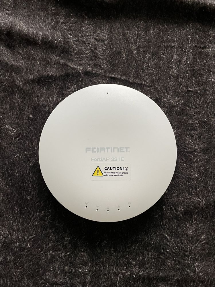 Точка доступа Fortinet FAP-221E