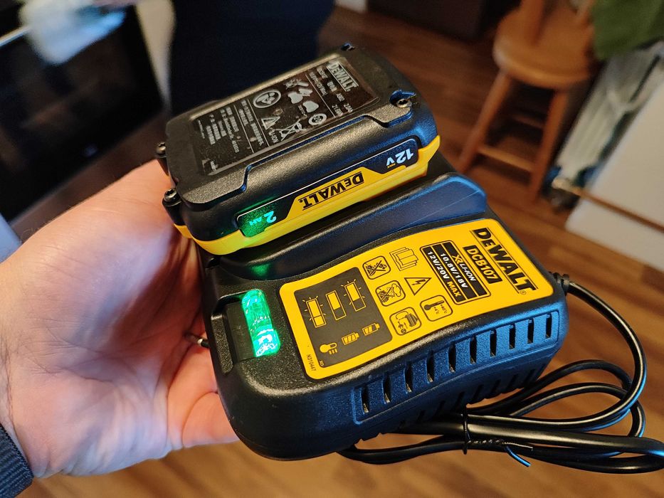 Laser 360 12V akumulator DW089 pokrowiec NOWY zestaw