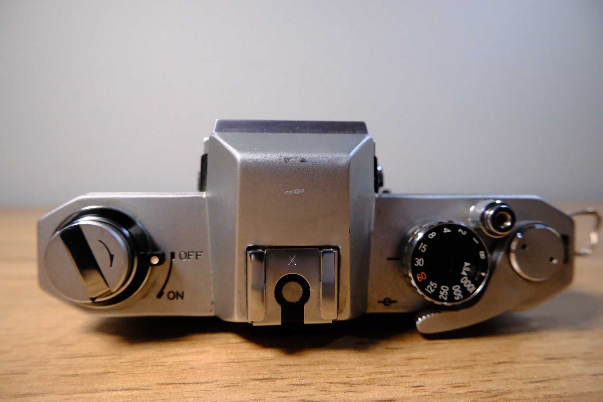 Aparat Yashica FX-2 z obiektywem Super Paragon PMC II Auto Tele Zoom