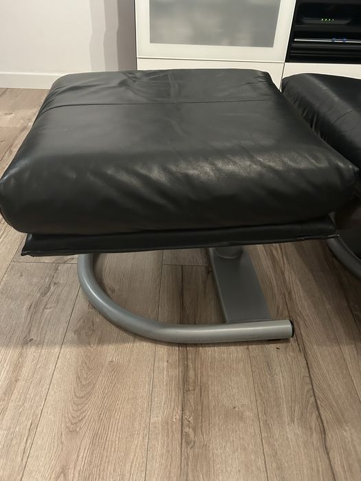 Skórzany fotel z podnóżkiem