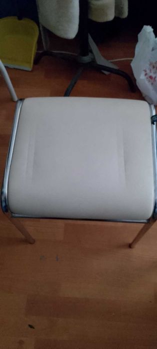 Стулья кухонные обеденные 3+2