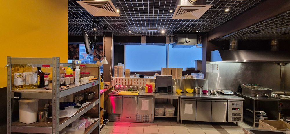 Без% Метро Політехнічний Інститут ТРЦ Smart Plaza Polуtech фасад 110м