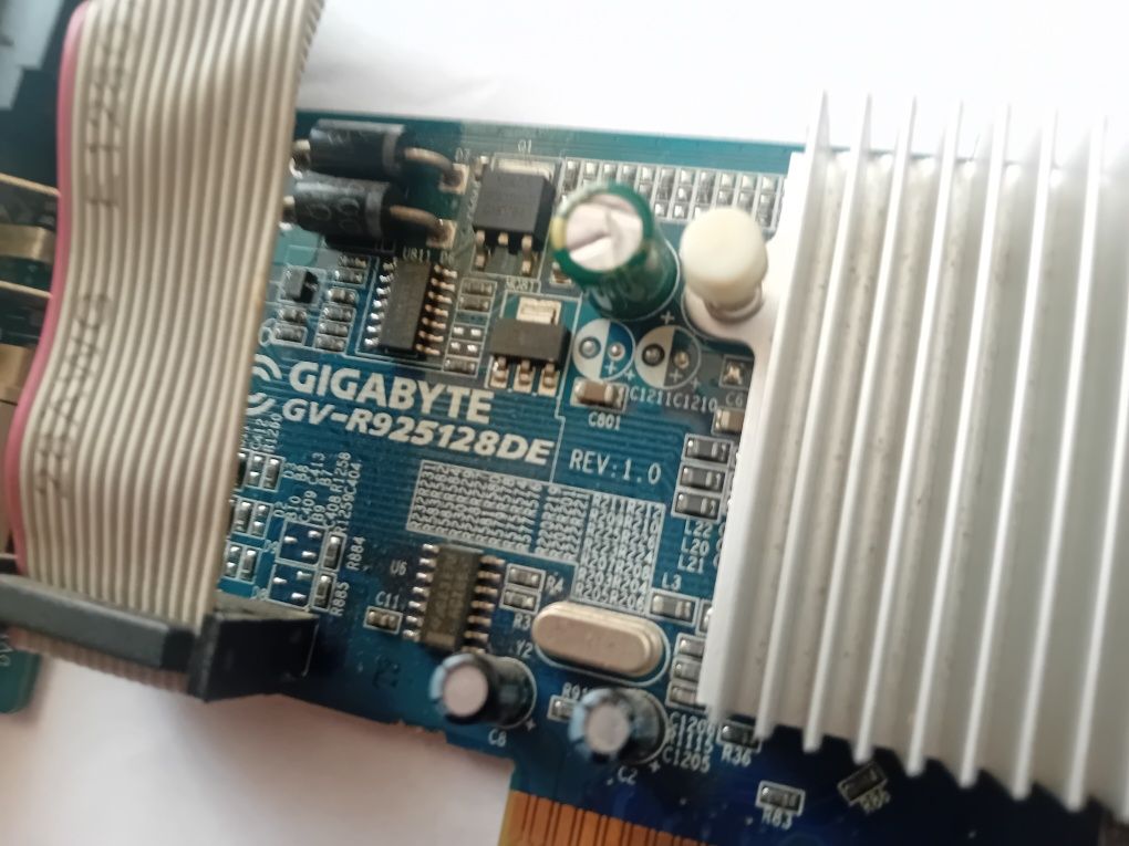 Karta graficzna gigabyte gv-R925128DE