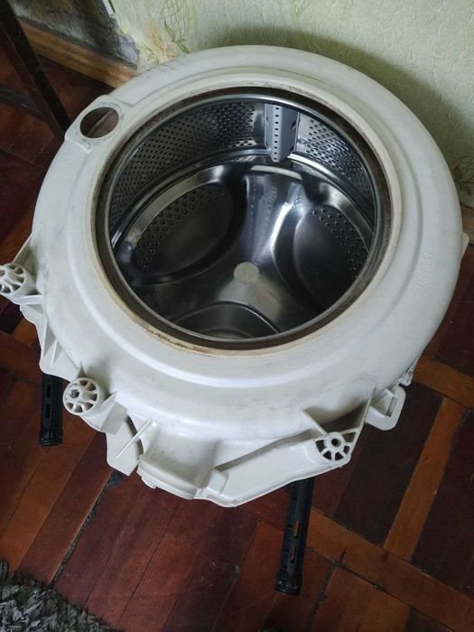Б/У Бак 105180 в сборе на стиральную машину Indesit, Ariston