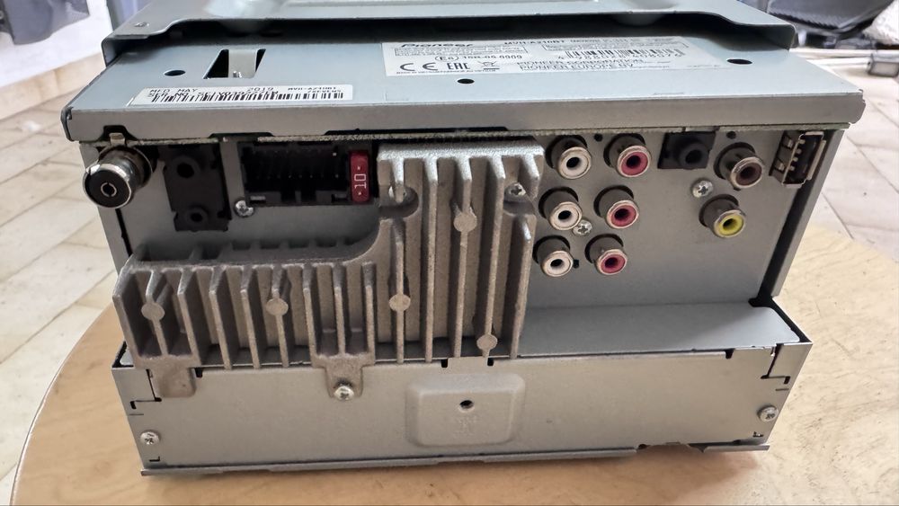 Autorrádio PIONEER DMH-A210BT