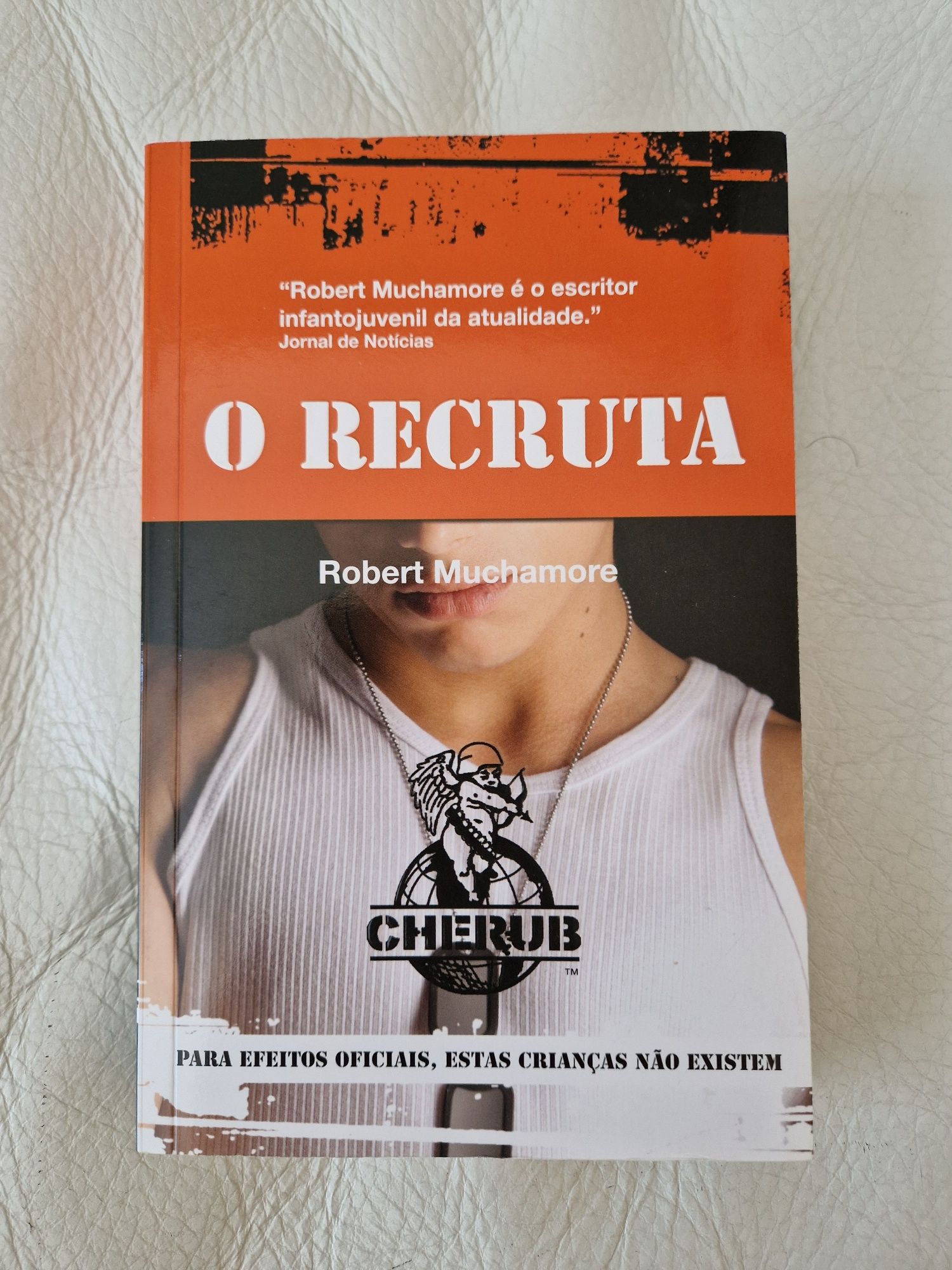 Livro O Recruta da Porto Editora