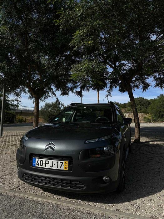 Citroën C4 Cactus como novo! Manutenção oficial e consumos incríveis