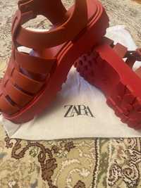 Нове взуття бренду Zara, сандалі, босоніжки 35розмір