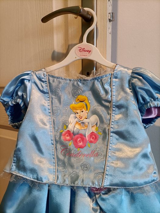 Vestido reversivel de 2 princesas
