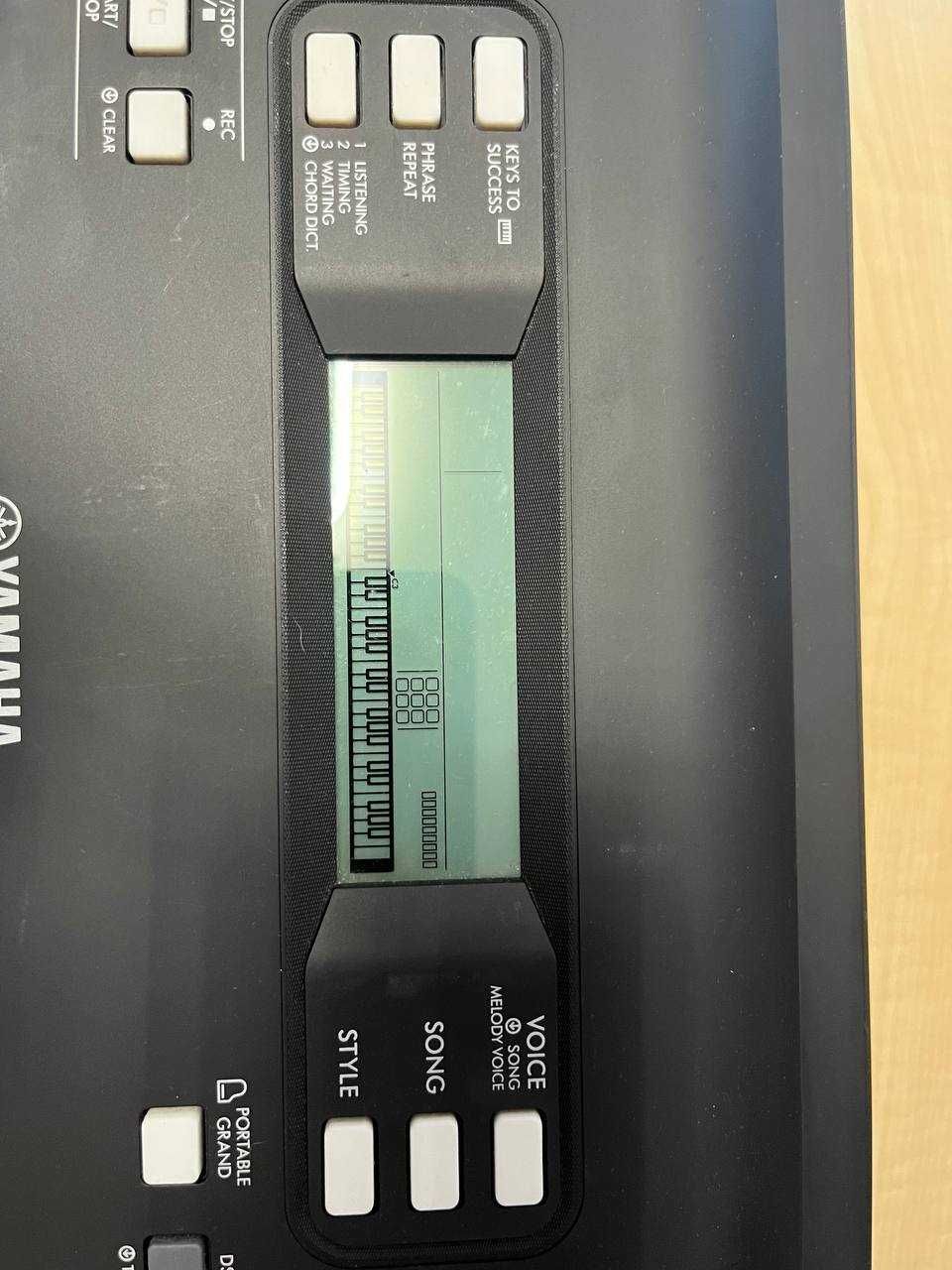 Синтезатор Yamaha PSR-E373