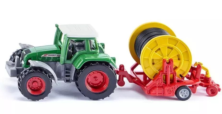 Traktor z deszczownią szpulową. Siku. Nowy Produkt