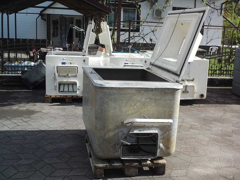 Basen (zbiornik) do transportu żywych ryb z napowietrzaczem 1300 l.