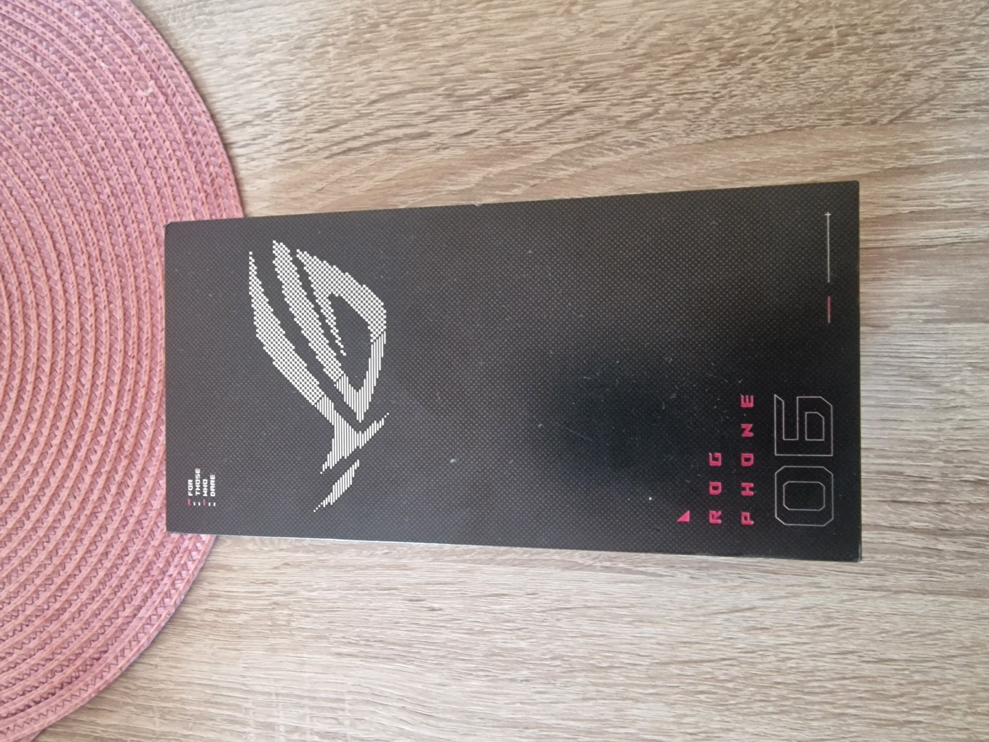 Asus Róg Phone 6D Batman Edition plus rog kunai 3