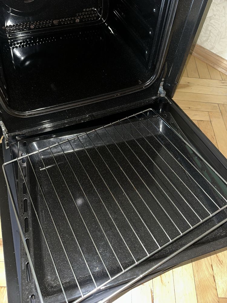 Вбудована електрична духова шафа Privileg PBM3130X (Німеччина)