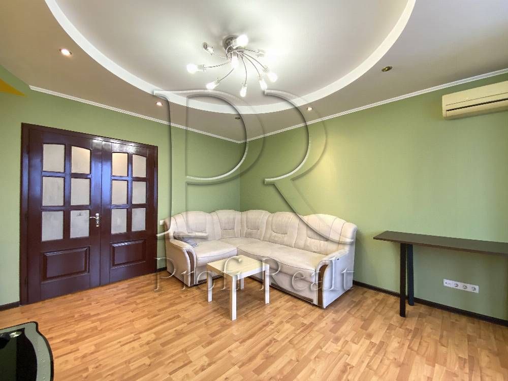 Ліфти працюють завжди. Продаж 2 кім квартири Здолбунівська 9Б.Осокорки