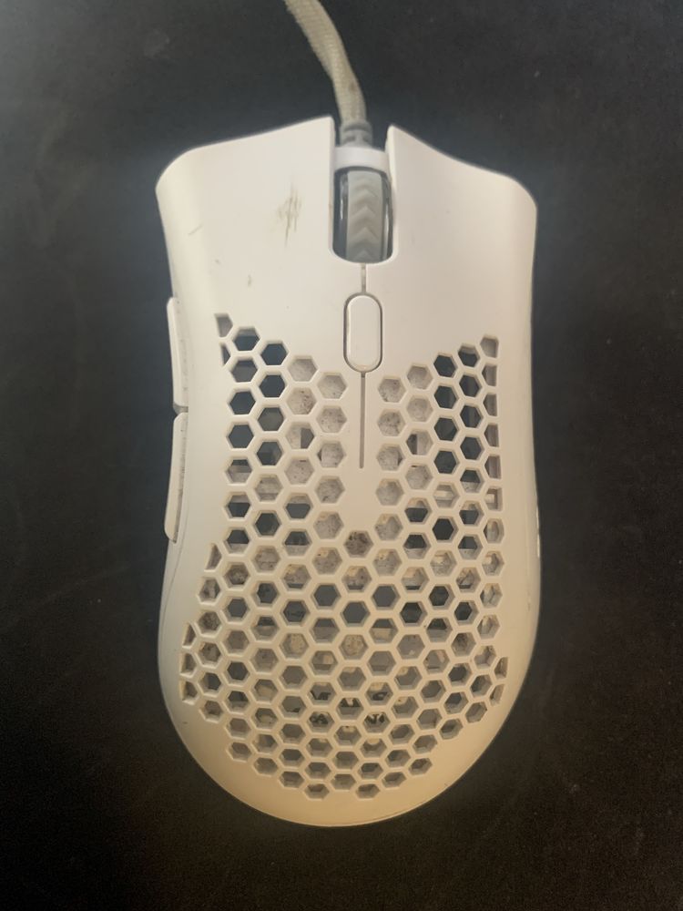 Rato gamer um pouco usado