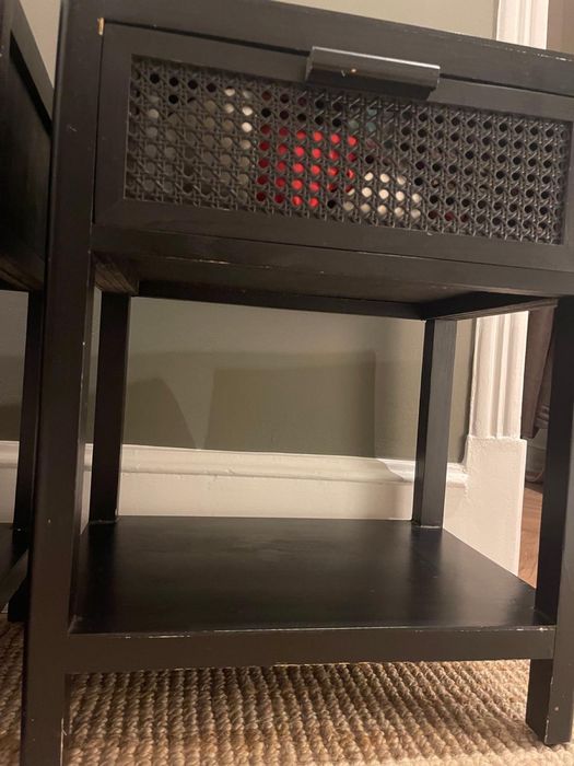 2 Mesas de cabeceira