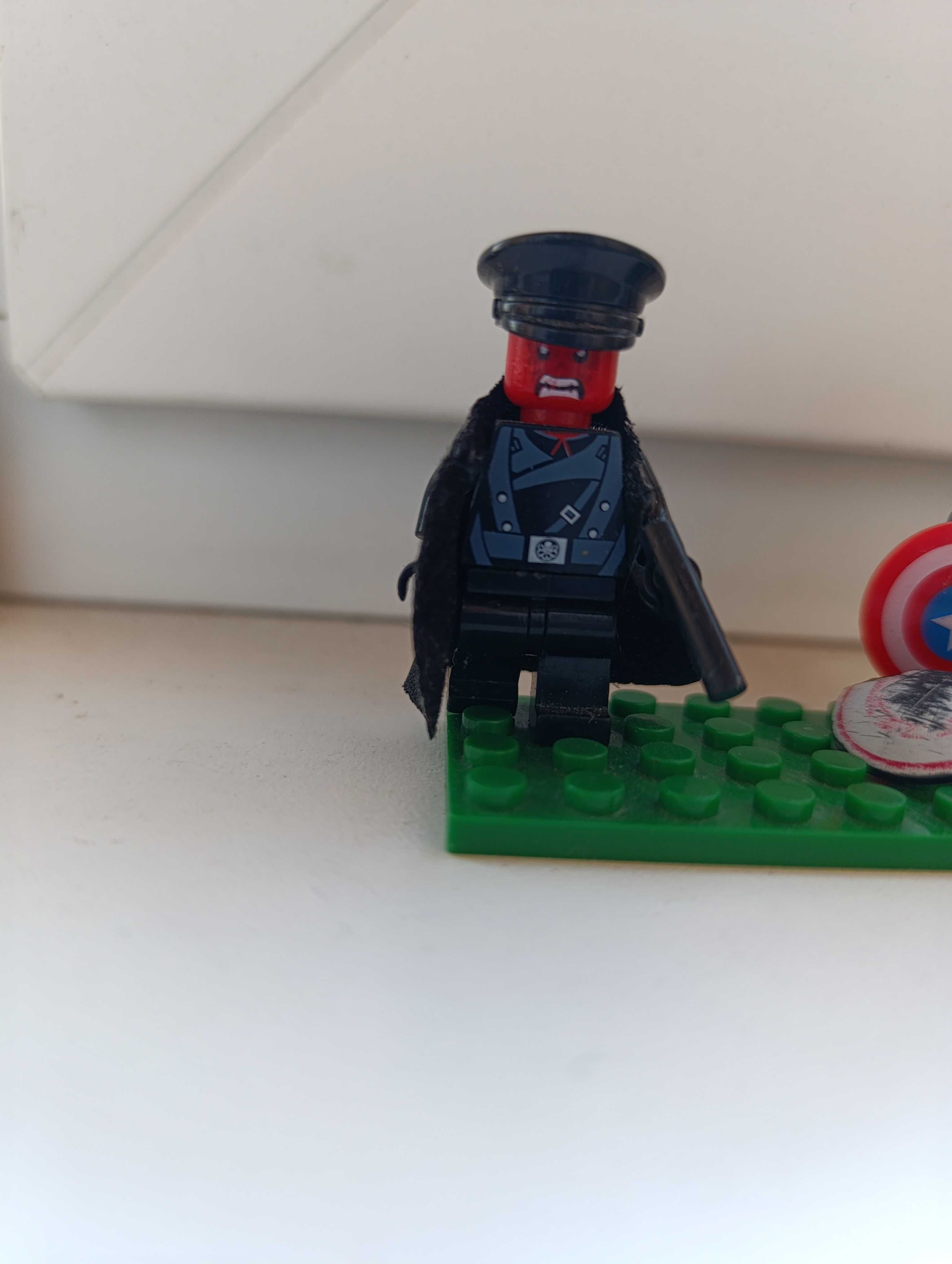 Lego мініфігурки Marvel Avengers