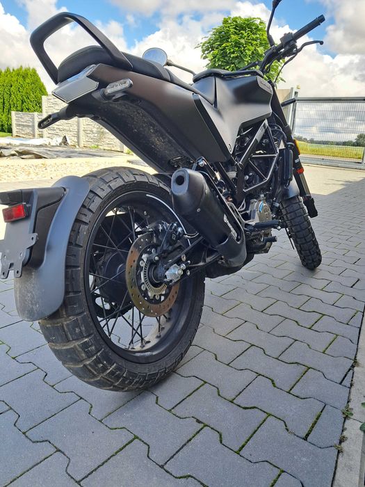 Husgwarna svartpilen 125. 2022r