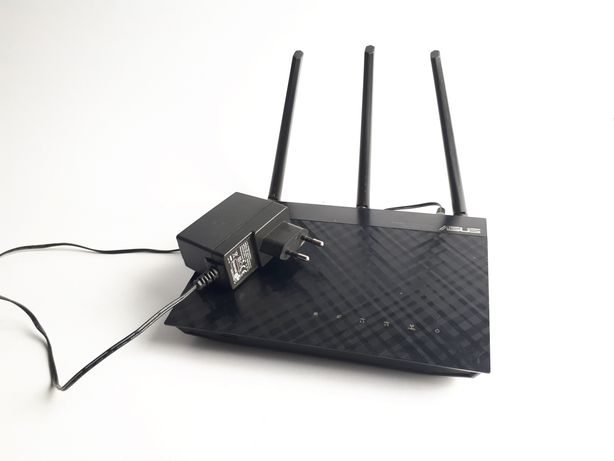 Router Asus RT-N18U 2,4GHz 600Mbps.