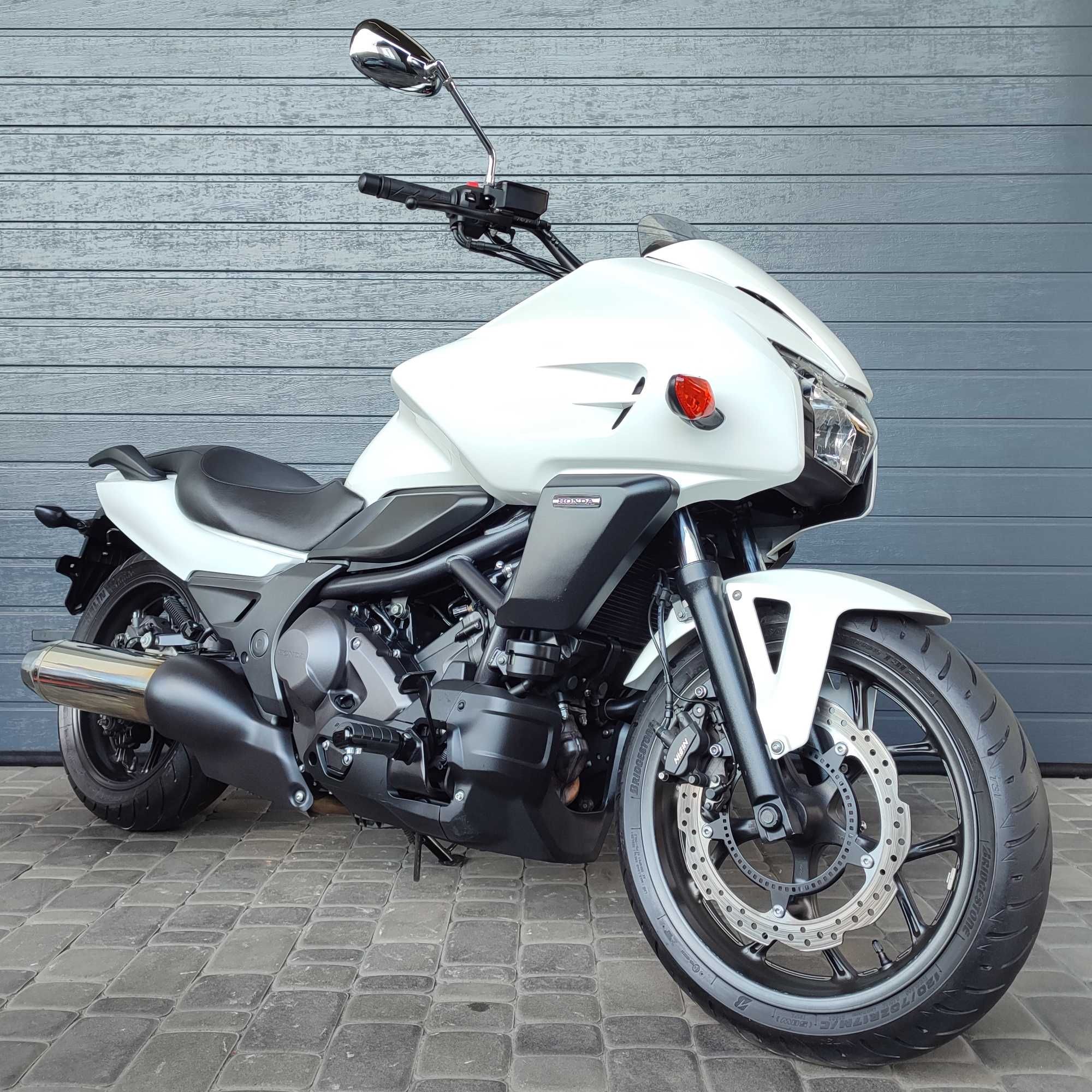 Продам мотоцикл Honda CTX700 DCT (0484)