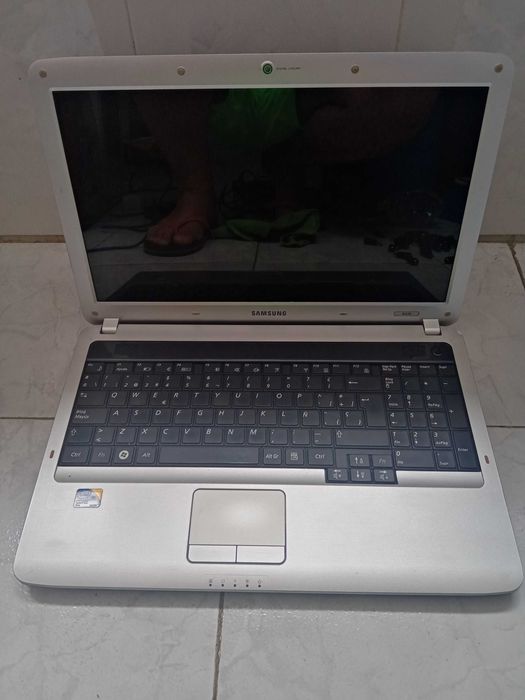 Portátil Samsung Modelo R530