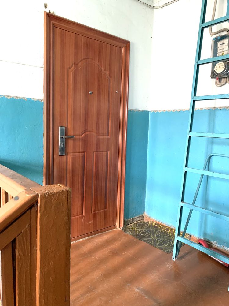 Продам 3-кімнатну квартиру під ремонт $