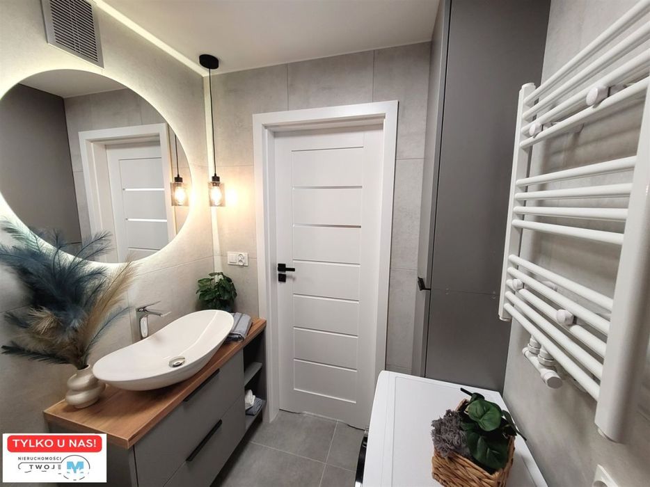 Mieszkanie 3 pok + kuchnia, gen. remont - Barwinek