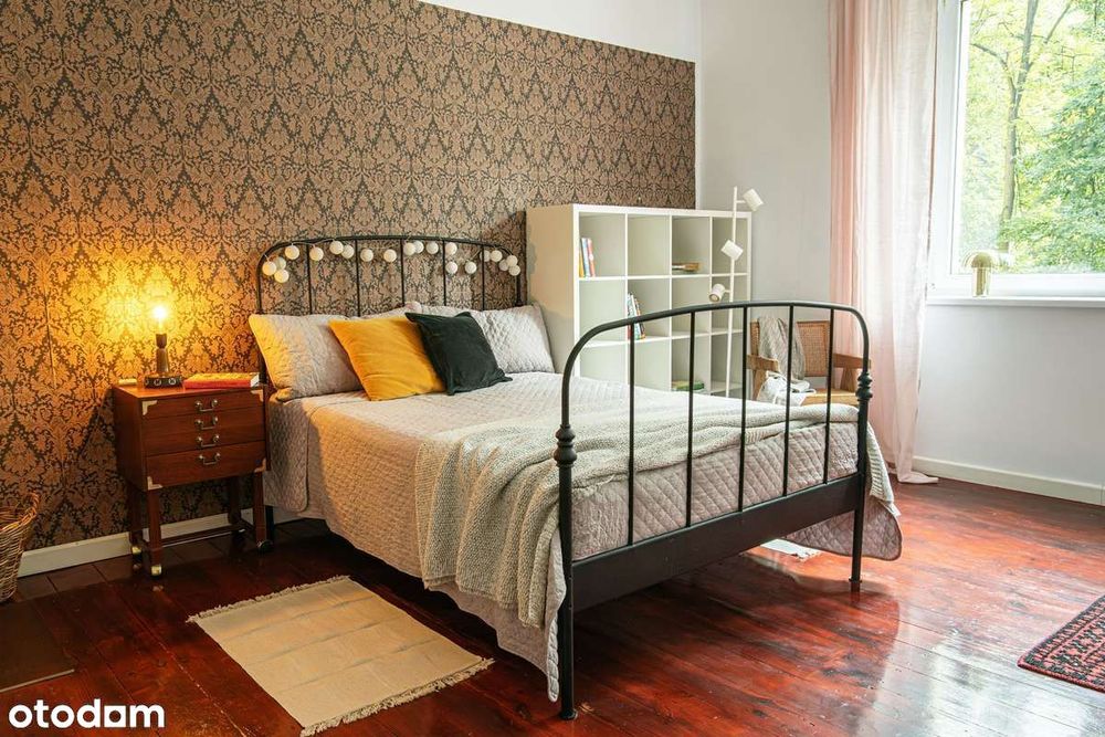 Wysokie, jasne mieszkanie z wyjątkowym klimatem i historią!