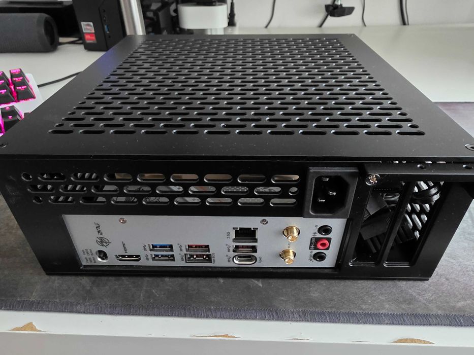 PC Mini Ryzen 5 9600X, 32GB DDR5-5600, Noctua, MSI B650i e Caixa