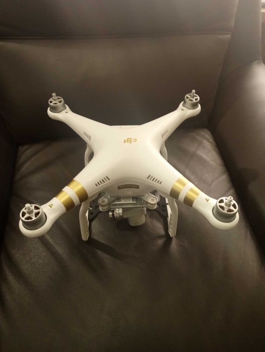 Квадрокоптер  DJI Phantom 3 Professional