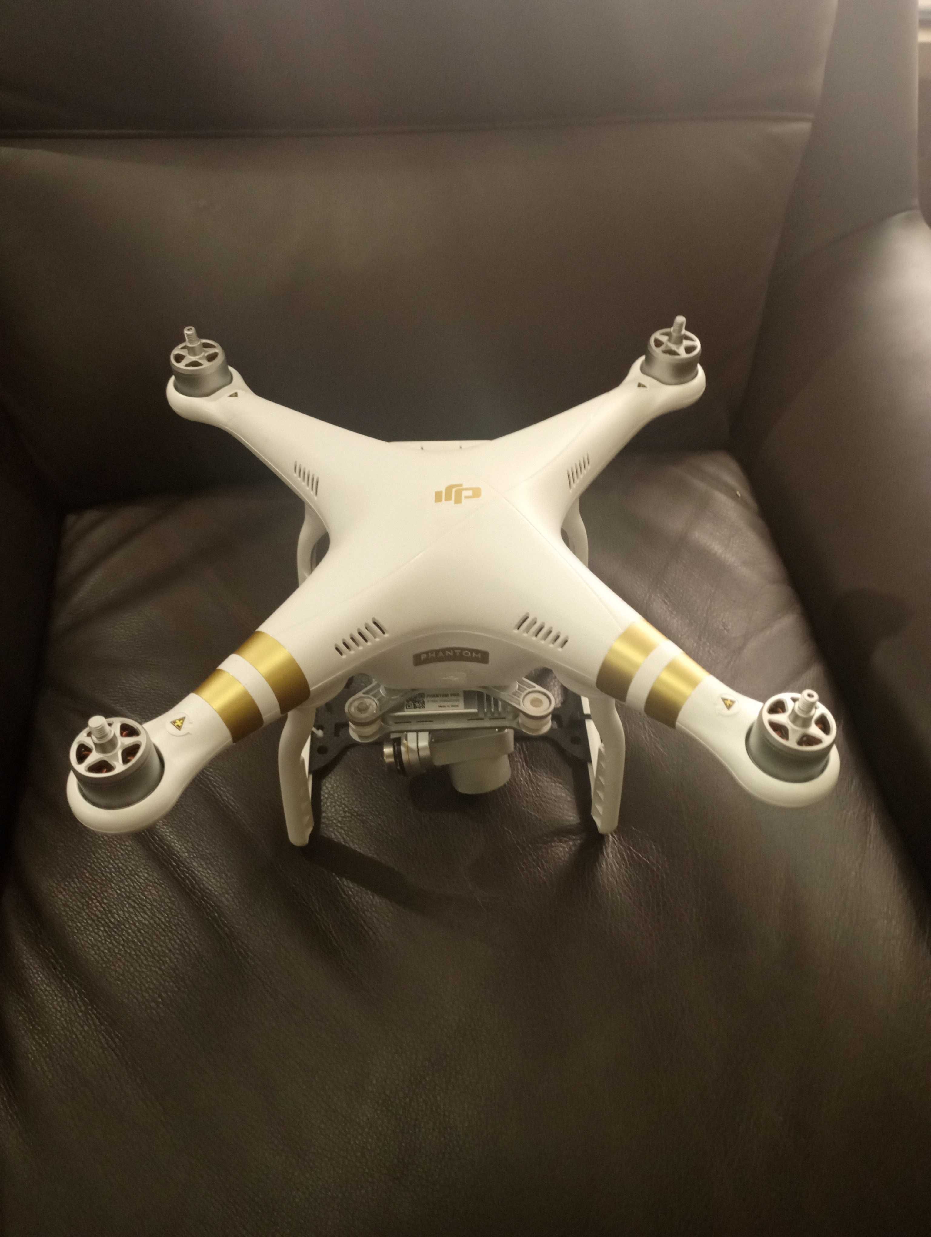 Квадрокоптер  DJI Phantom 3 Professional