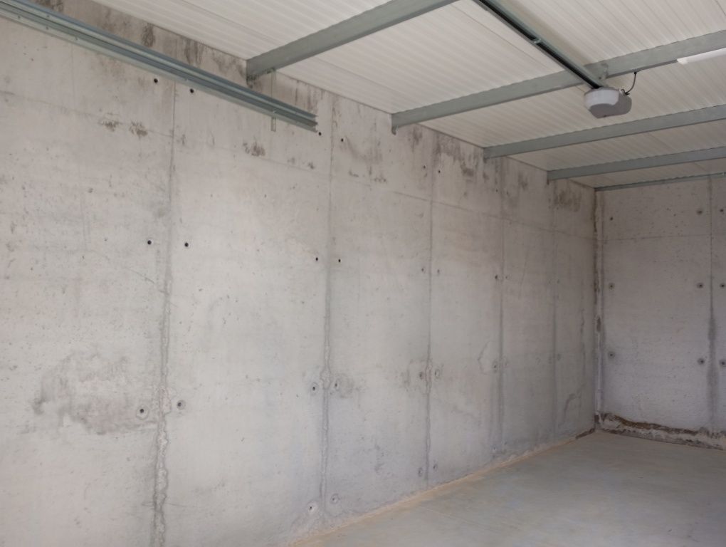 Arrendamento de Garagem (box) em Torres Vedras