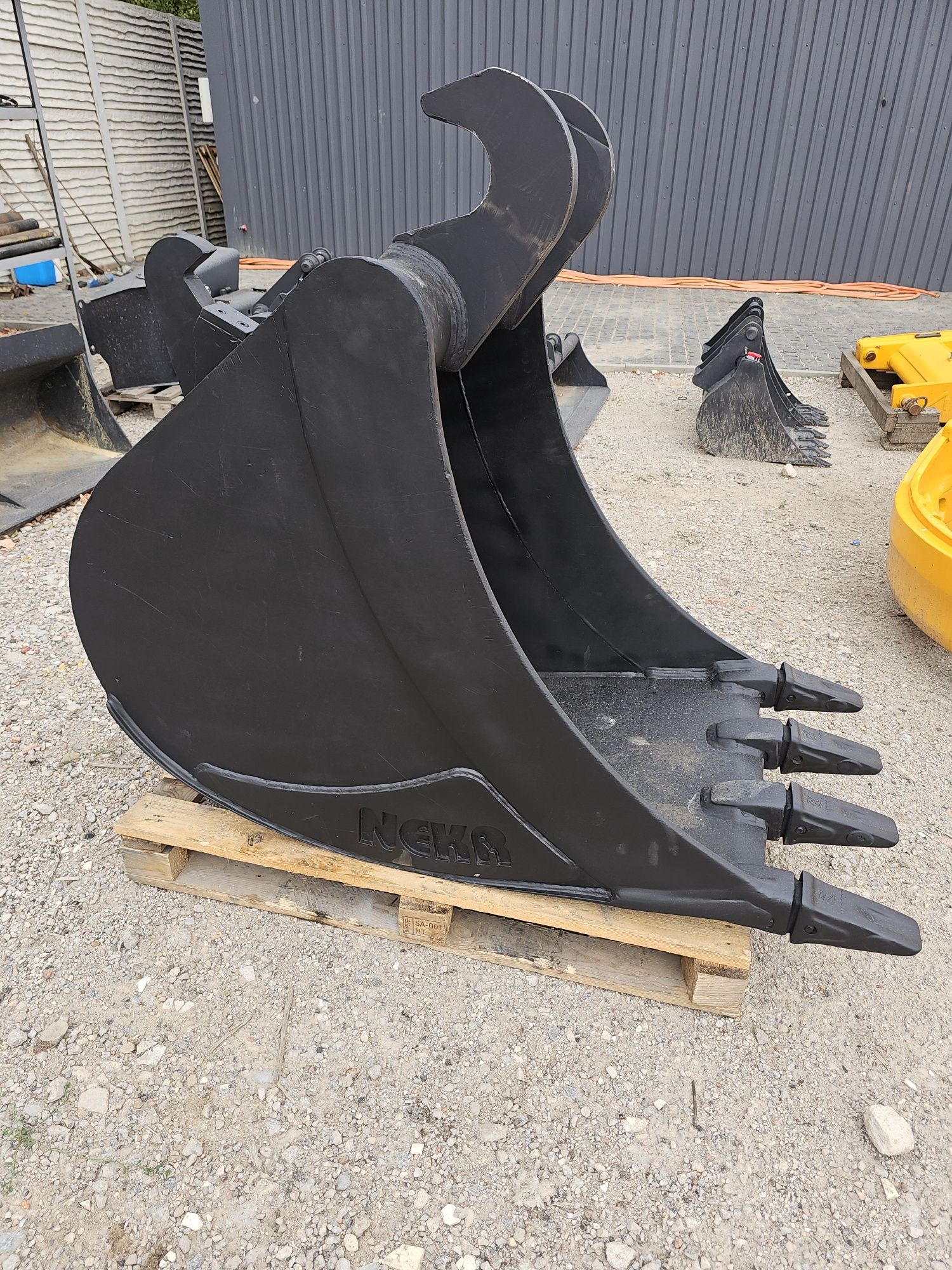 Продам  ковш  до  JCB моделей JS