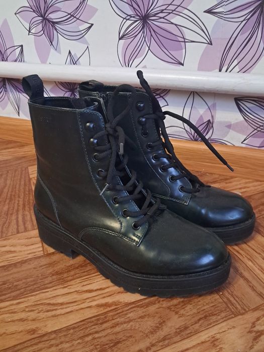 Ботинки жіночі шкіряні