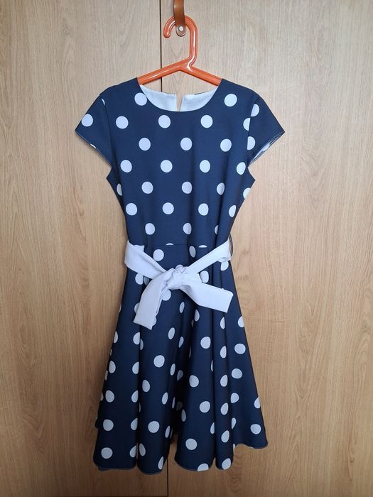 Sukienka ka w grochy rozm. 152 cm