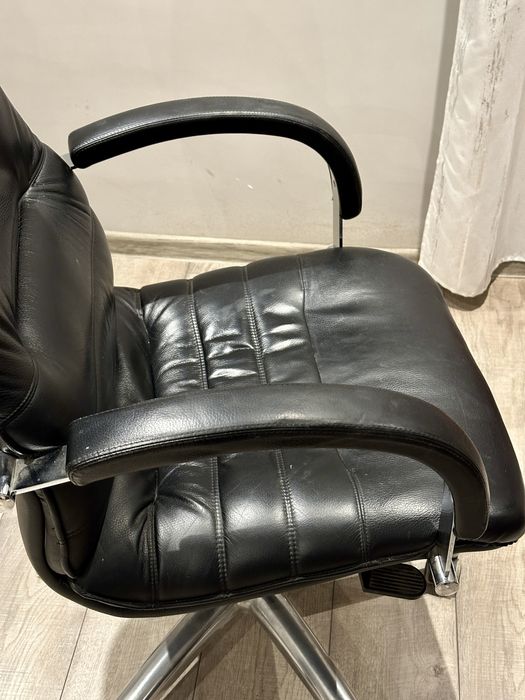 Fotel biurowy Linea NOWY STYL skóra